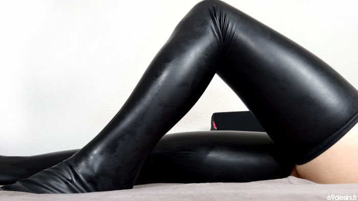 bas noirs latex