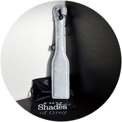 accessoires bdsm - paddle fifty shades of grey