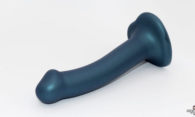 Test du dildo Strap-on Me Metallic Shine