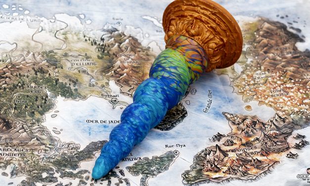 Gode Fênra – Test du dildo d&rsquo;un cheval à corne de Fera Daemon